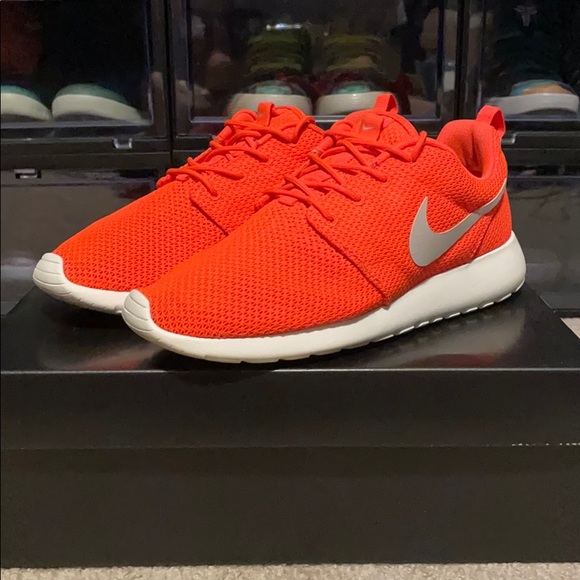 Nike Other - Nike Roshe Run Total Crimson Men’s 8